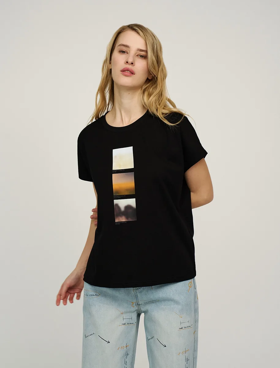 HASS FASHION — Футболка с фотопринтом «три кадра», чёрная - фото 1